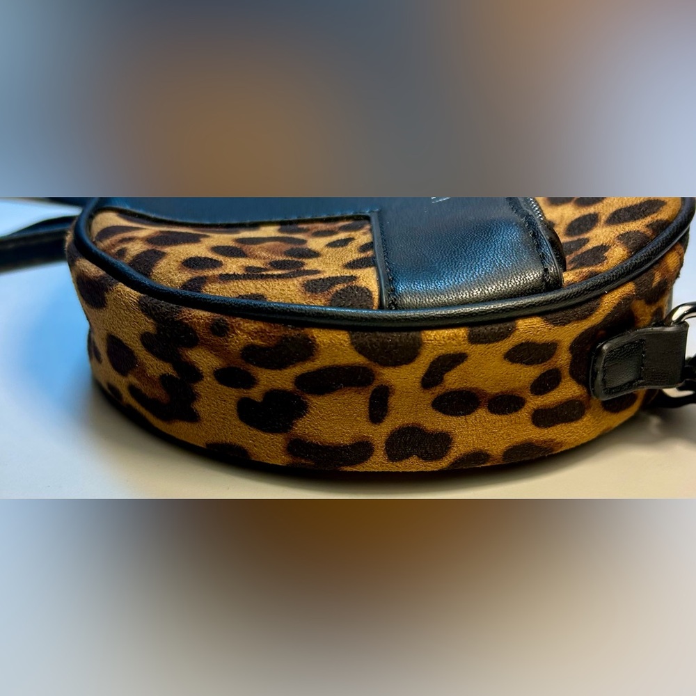 Tahari Leopard Print Crossbody Bag - Picture 6 of 16